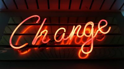 6 Ways Leaders Build Trust During Change